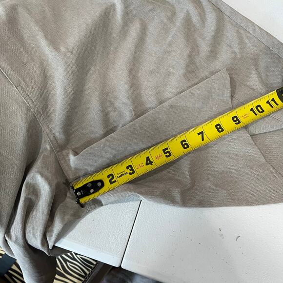 Travis Mathew Tan Quick Dry Golf Shorts Men’s Size 40 Outdoor Hiking Athletic - Picture 6 of 6